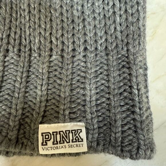 PINK for Victoria’s Secret Gray Wool Knit Sweater Large P Logo Collegiate Sz M - Picture 5 of 7